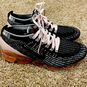 Womens Vapormax SZ 9